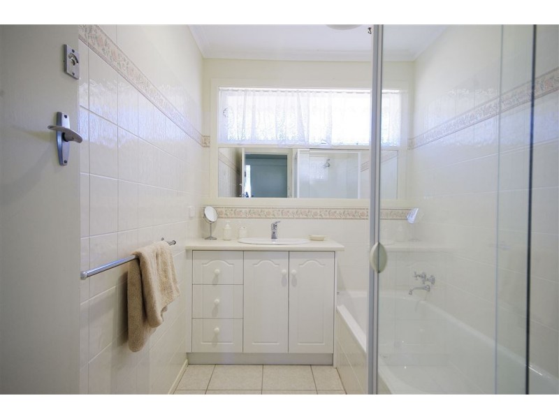 1 Kansas Avenue, Bell Post Hill VIC 3215