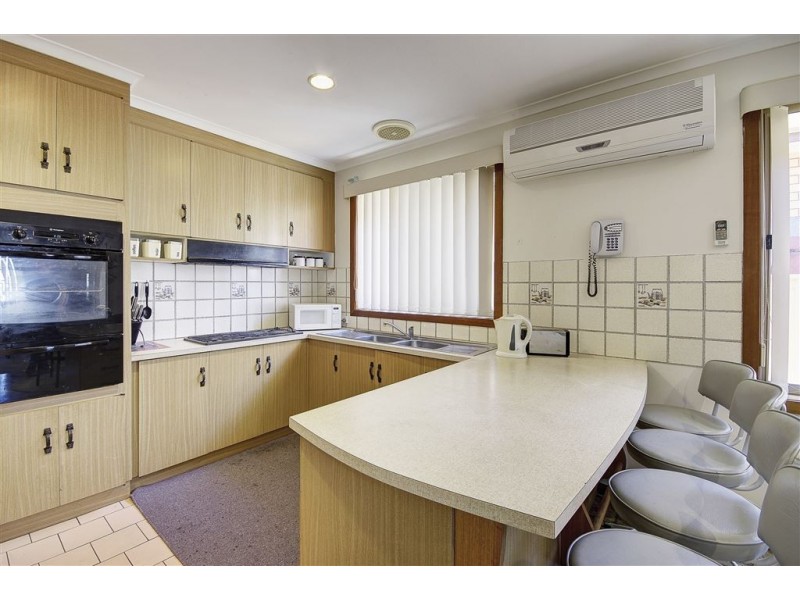 17 Michell Close, Norlane VIC 3214