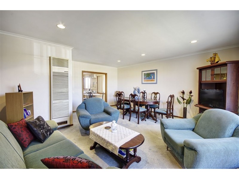 17 Michell Close, Norlane VIC 3214