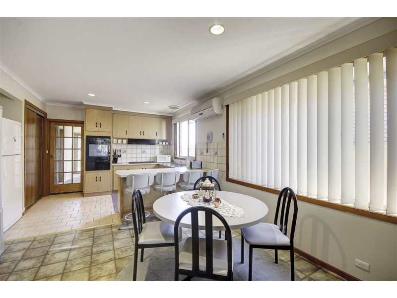 17 Michell Close, Norlane VIC 3214