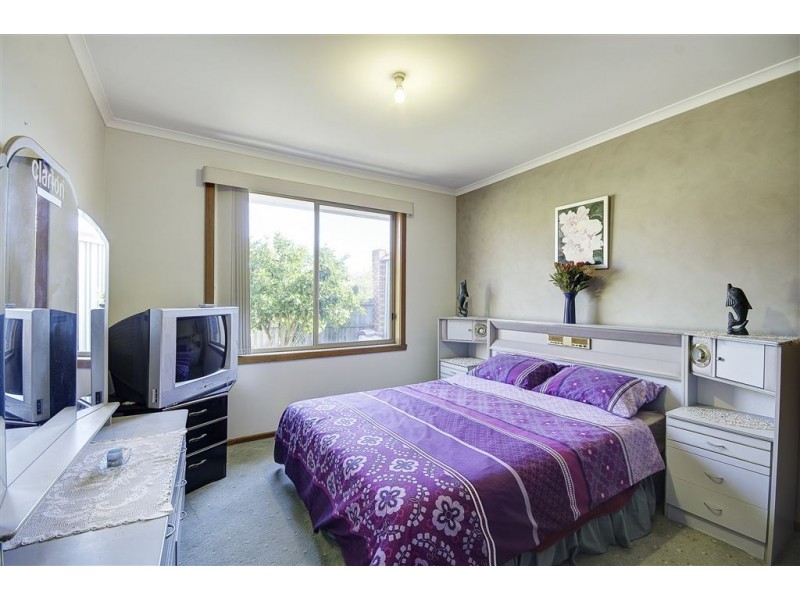 17 Michell Close, Norlane VIC 3214