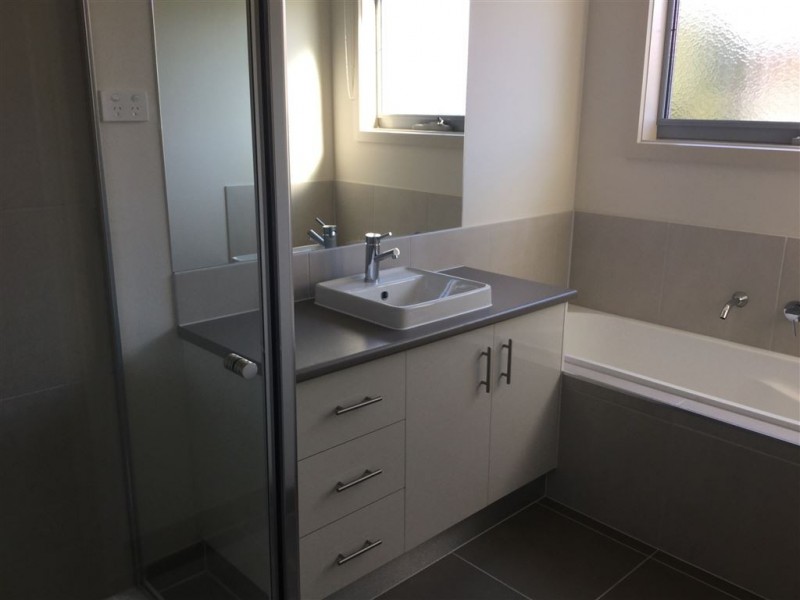 1/47 Deakin Street, Bell Park VIC 3215