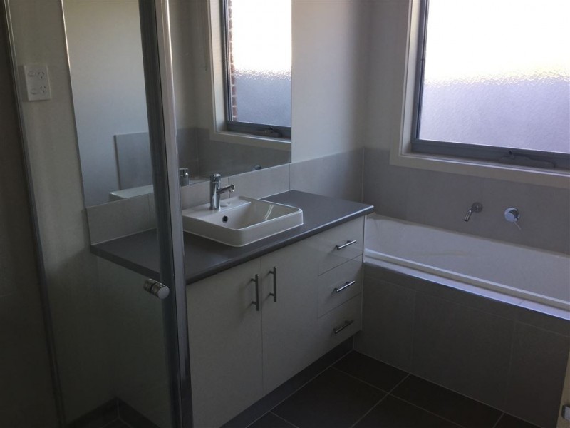 2/47 Deakin Street, Bell Park VIC 3215