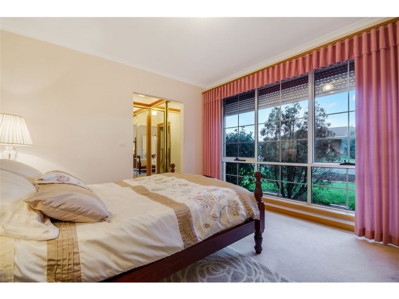 14 Rowe Street, Hamlyn Heights VIC 3215