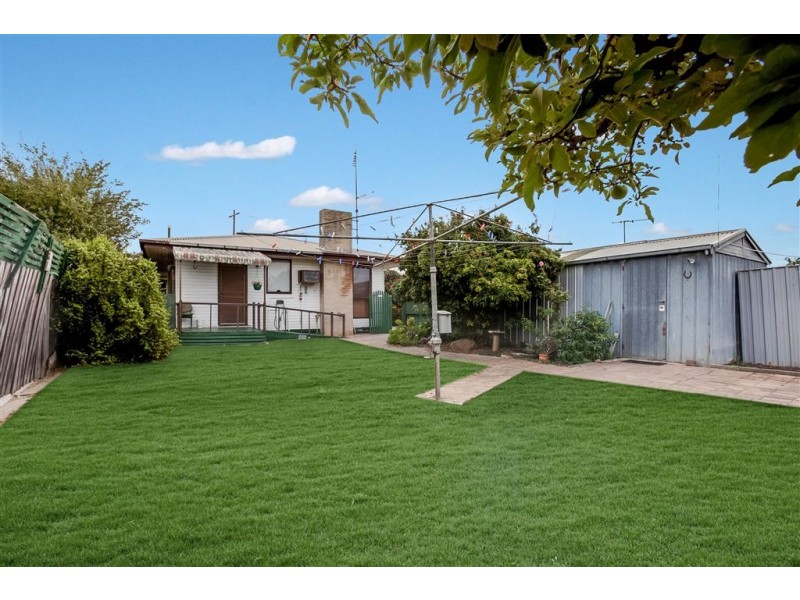 2 Wren Street, Norlane VIC 3214