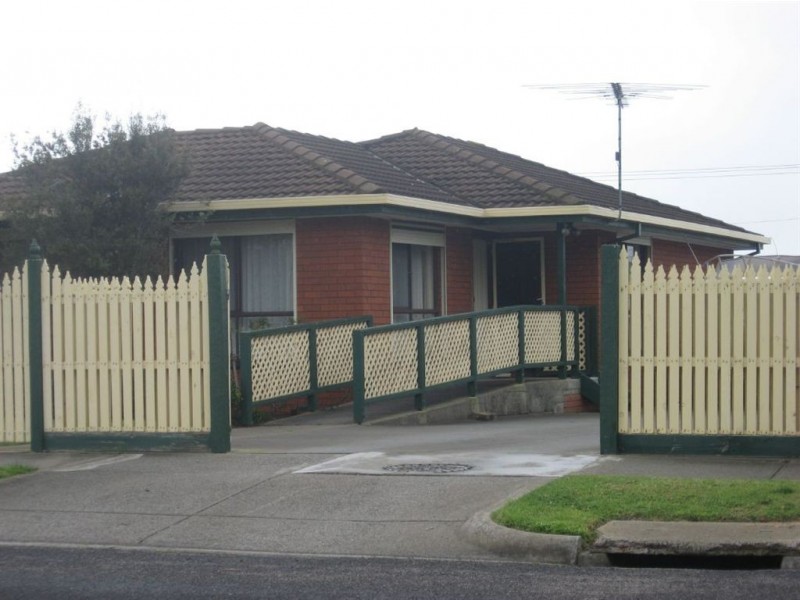 4 Hedgeley Road, Bell Park VIC 3215