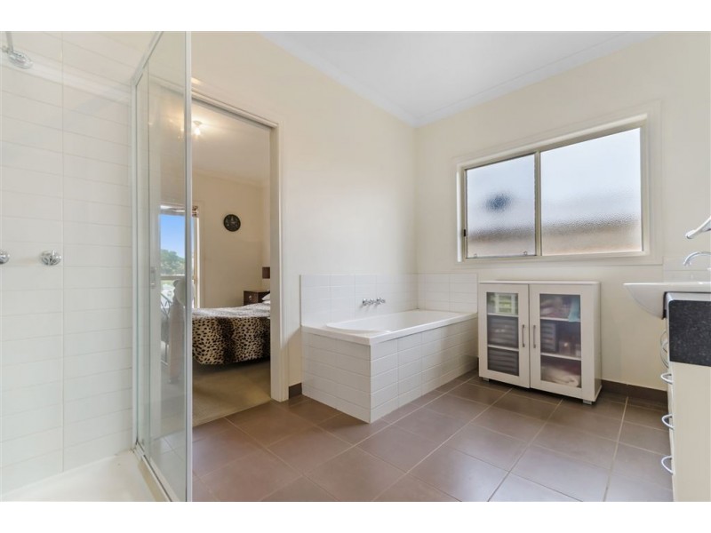 1/4 Morona Avenue, Norlane VIC 3214