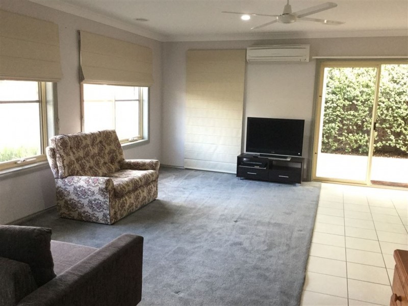 4/10 Bosanquet Court, Newtown VIC 3220