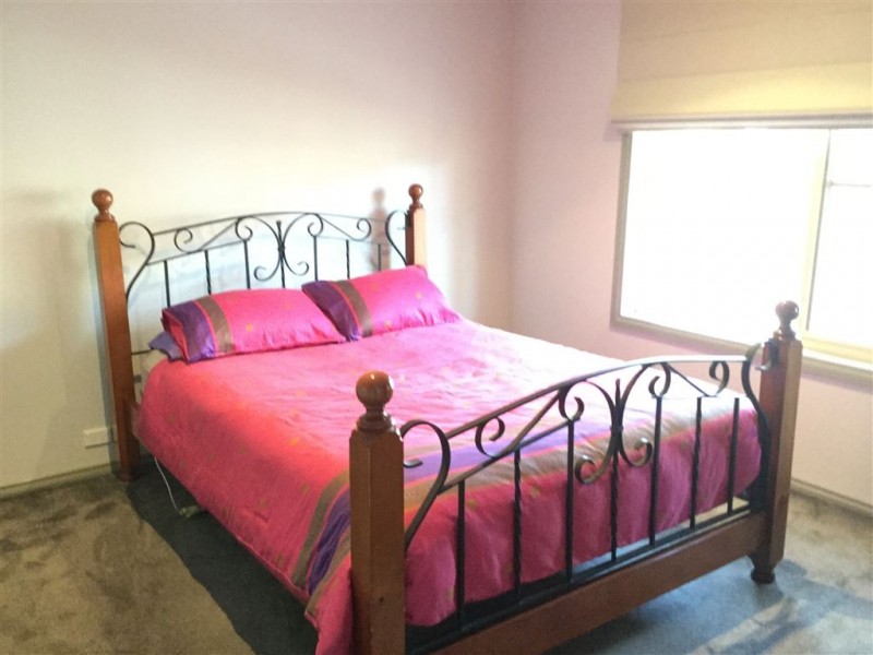 4/10 Bosanquet Court, Newtown VIC 3220