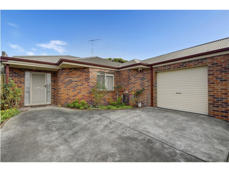 2/94 Vines Road, Hamlyn Heights VIC 3215