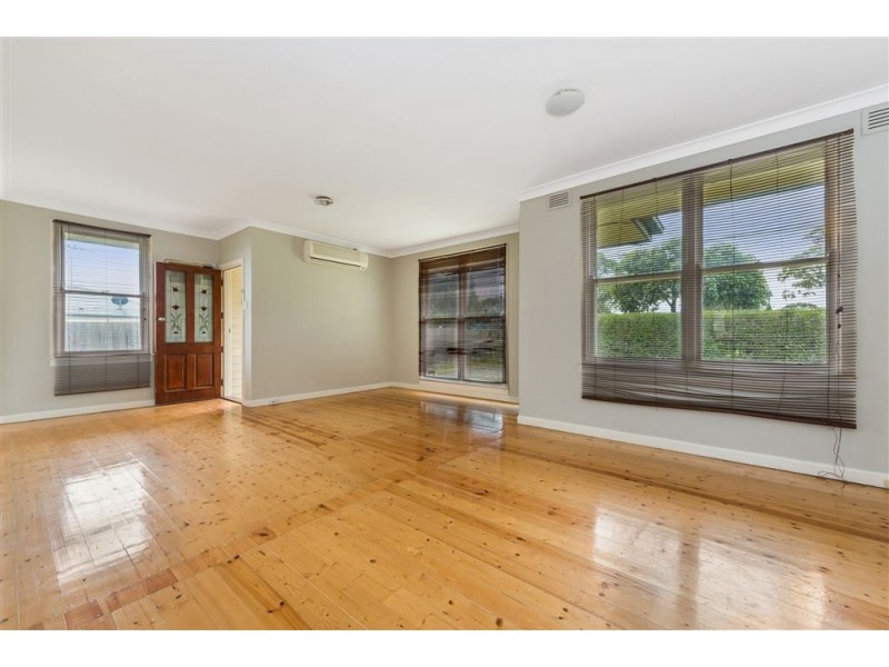 11 Watsonia Grove, Norlane VIC 3214