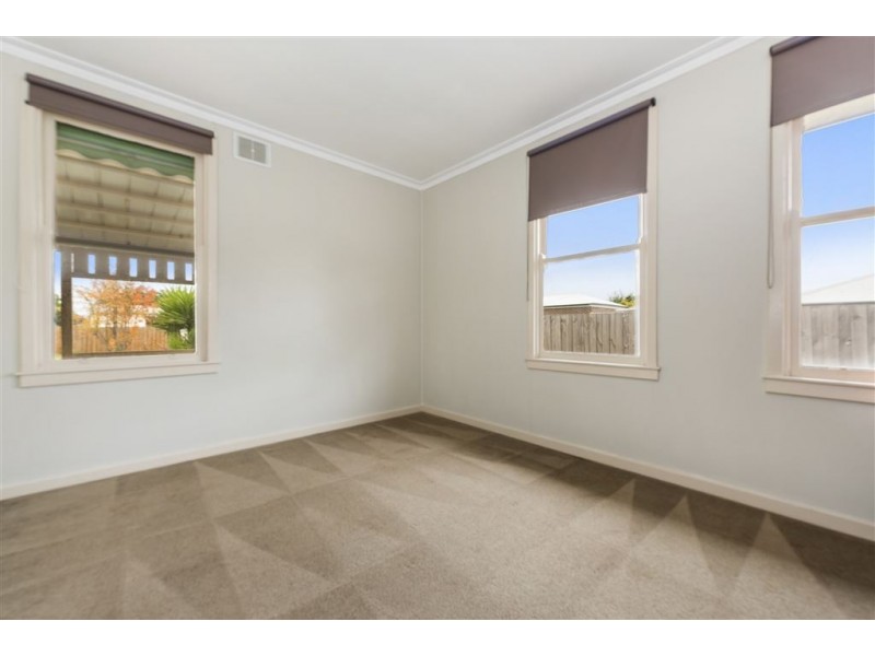 11 Watsonia Grove, Norlane VIC 3214