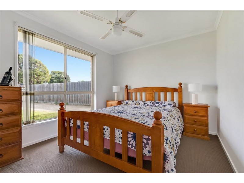 8 Lowan Avenue, Norlane VIC 3214