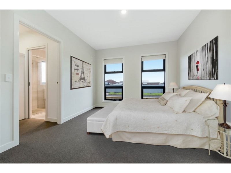 69 Hughes Street, Bell Park VIC 3215