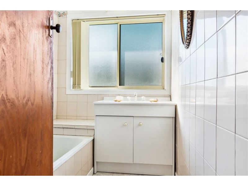 50 Wendover Avenue, Norlane VIC 3214