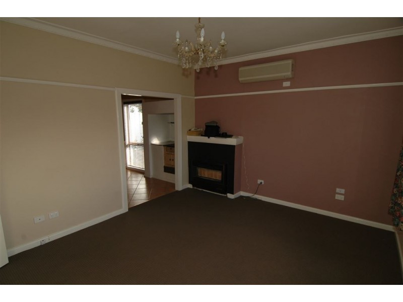 24 Walsh Grove, North Geelong VIC 3215