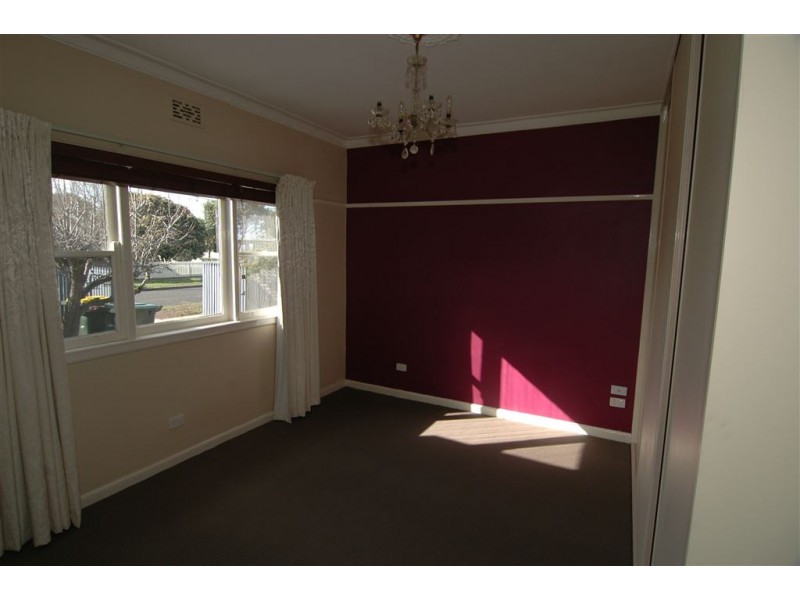 24 Walsh Grove, North Geelong VIC 3215