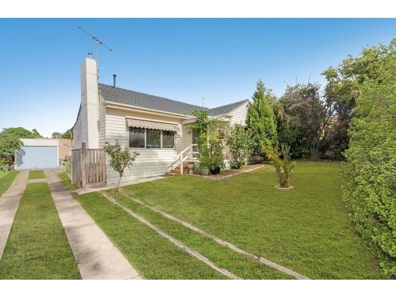 7 Chaucer Street, Hamlyn Heights VIC 3215