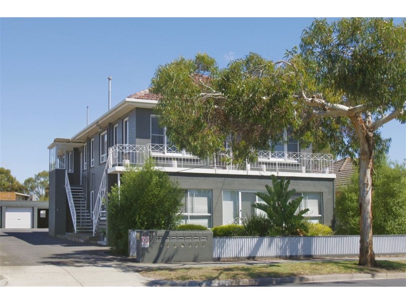 2/151 Thompson Road, Bell Park VIC 3215