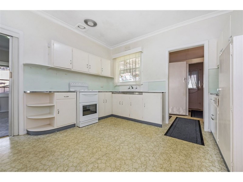 8 Vines Road, Hamlyn Heights VIC 3215