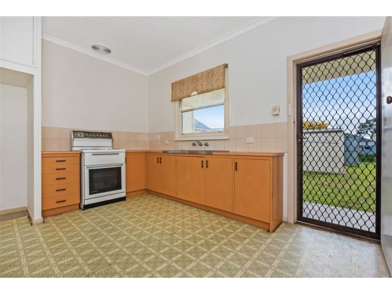 2 Weeroona Avenue, Hamlyn Heights VIC 3215