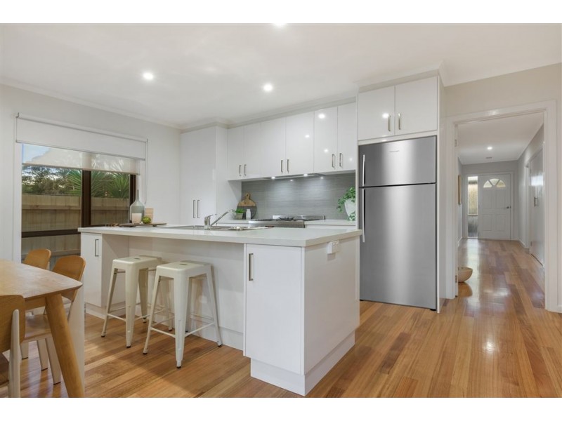 1B Jalana Court, Highton VIC 3216