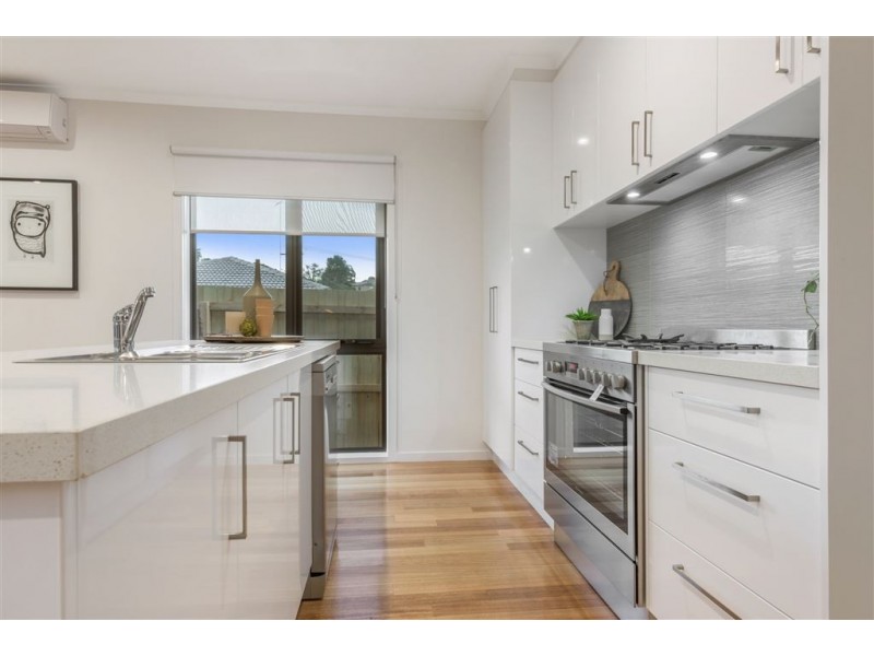 1B Jalana Court, Highton VIC 3216