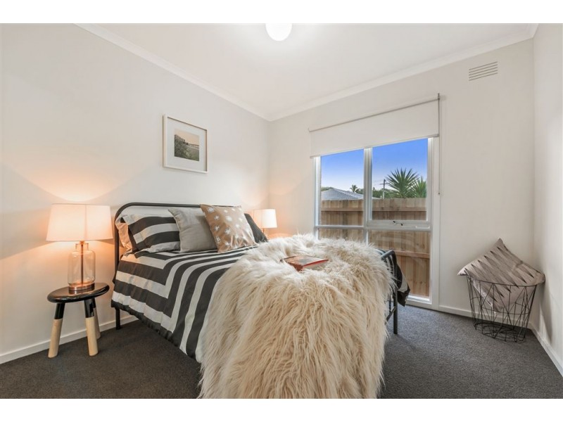 1B Jalana Court, Highton VIC 3216