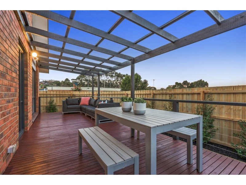 1B Jalana Court, Highton VIC 3216