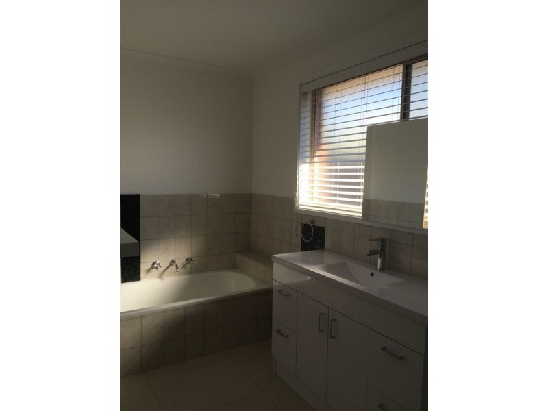 15 Cranbourne Drive, Corio VIC 3214