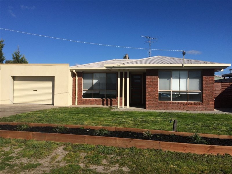 15 Cranbourne Drive, Corio VIC 3214