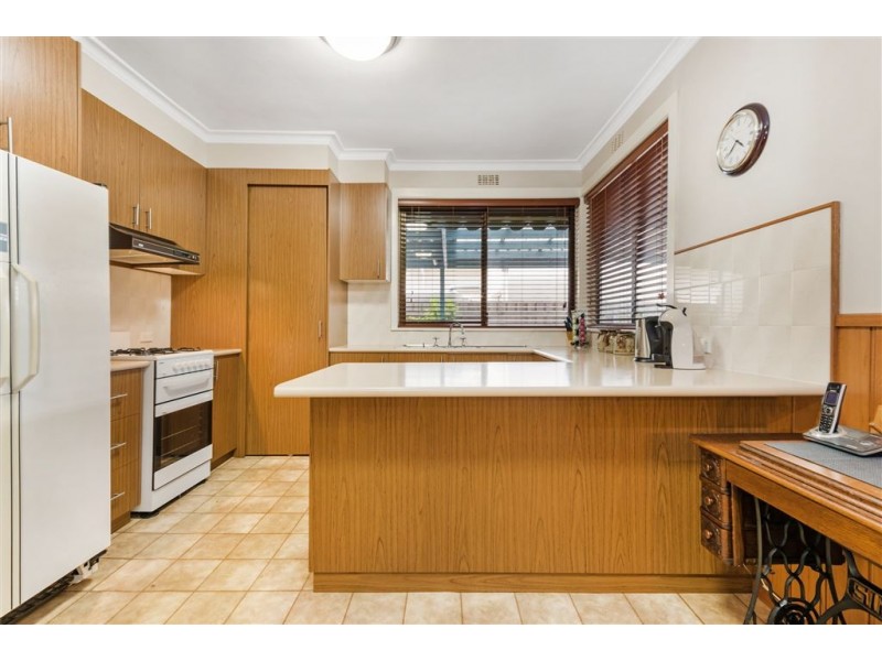 24 Pine Avenue, North Shore VIC 3214