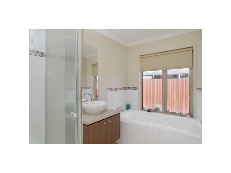 8 Ralph Court, Bell Park VIC 3215