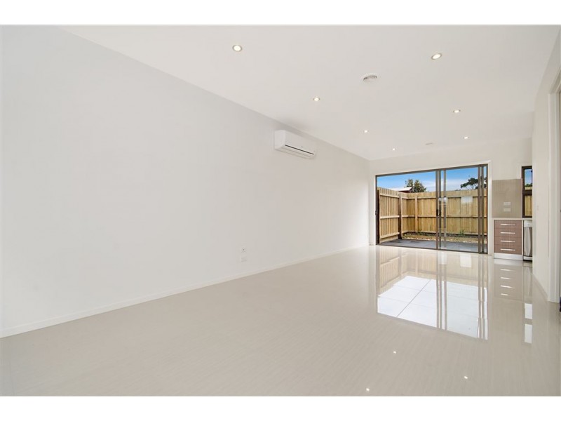 2/22 Myrtle Grove, North Shore VIC 3214
