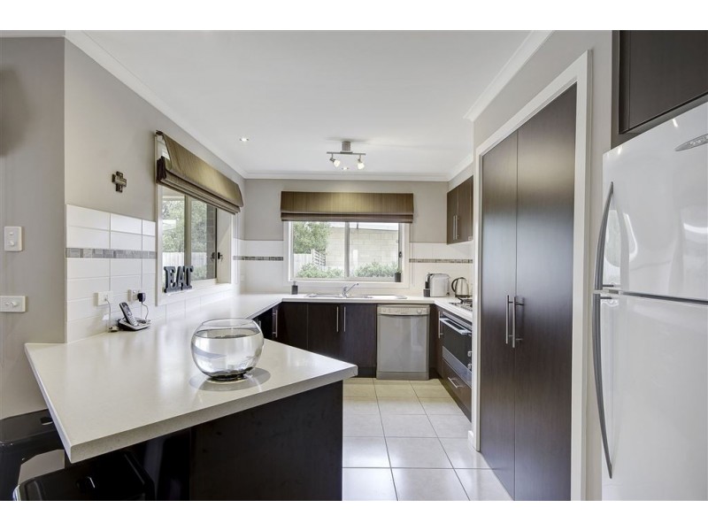 14 Hillwood Close, Hamlyn Heights VIC 3215