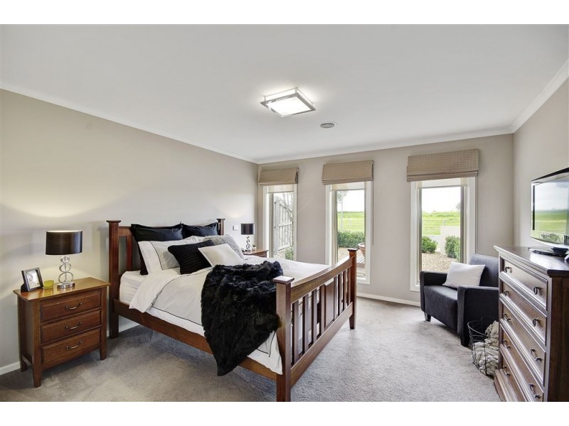 14 Hillwood Close, Hamlyn Heights VIC 3215