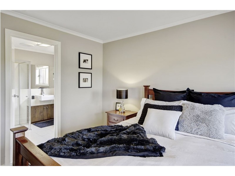 14 Hillwood Close, Hamlyn Heights VIC 3215