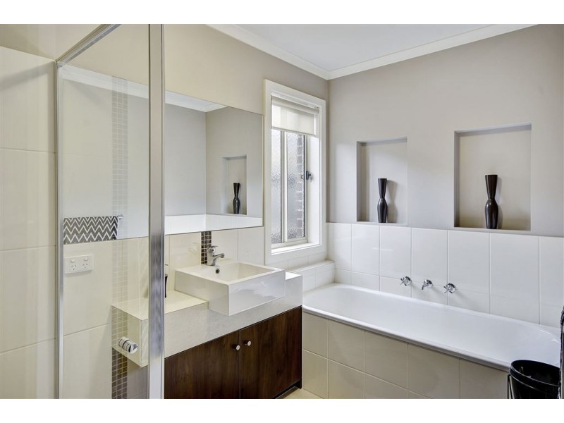 14 Hillwood Close, Hamlyn Heights VIC 3215