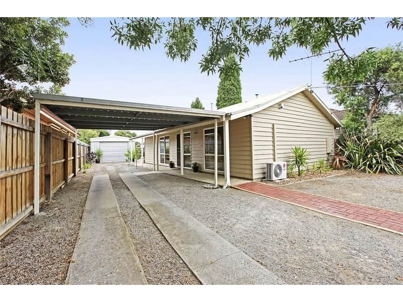 9 Rodbrough Crescent, Corio VIC 3214