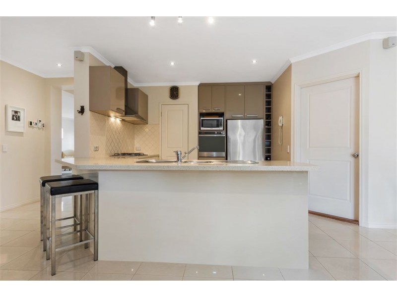 8 Rowe Street, Hamlyn Heights VIC 3215