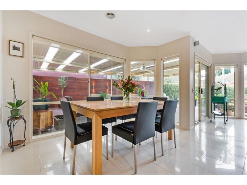 8 Rowe Street, Hamlyn Heights VIC 3215