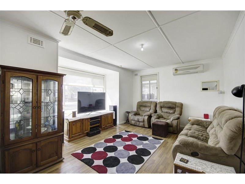 64 Swallow Crescent, Norlane VIC 3214