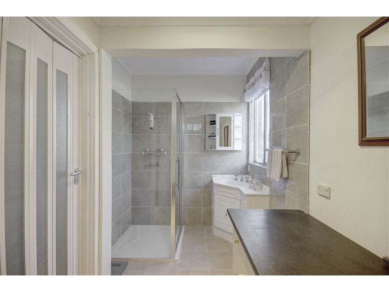 64 Swallow Crescent, Norlane VIC 3214