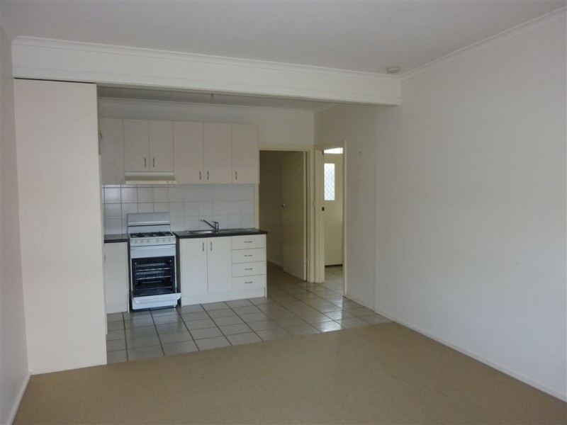 11 Coxon Parade, North Geelong VIC 3215