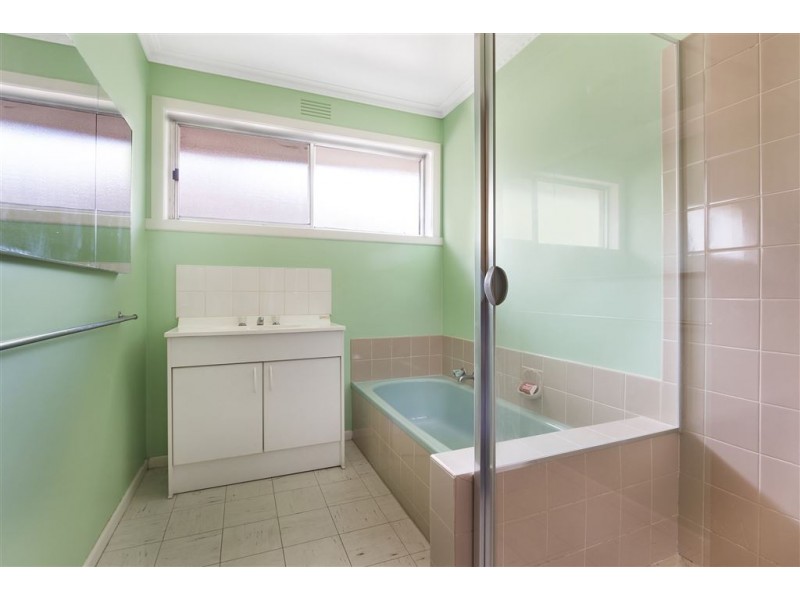 32 McCurdy Road, Herne Hill VIC 3218