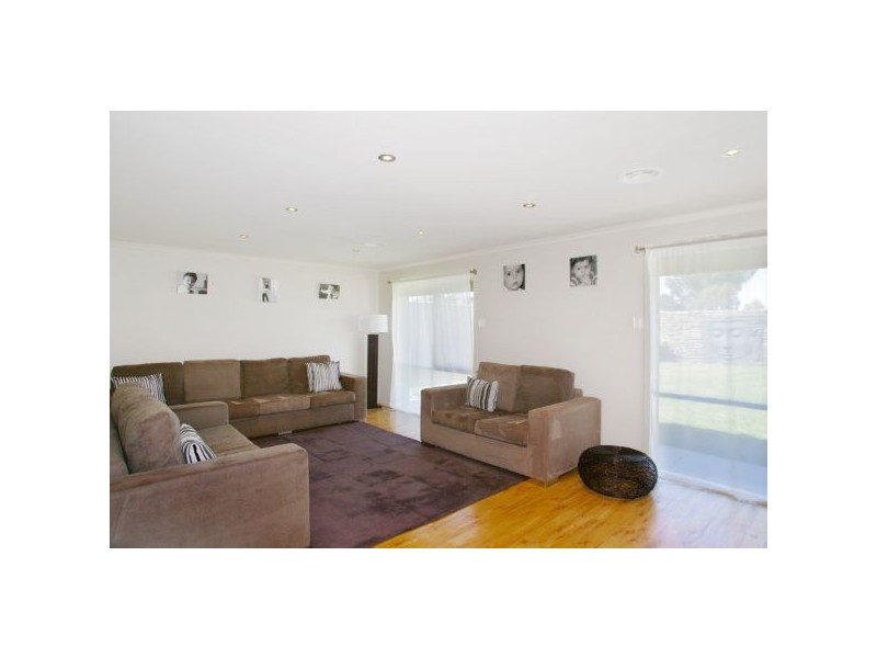 30 Nanworen Crescent, Bell Park VIC 3215