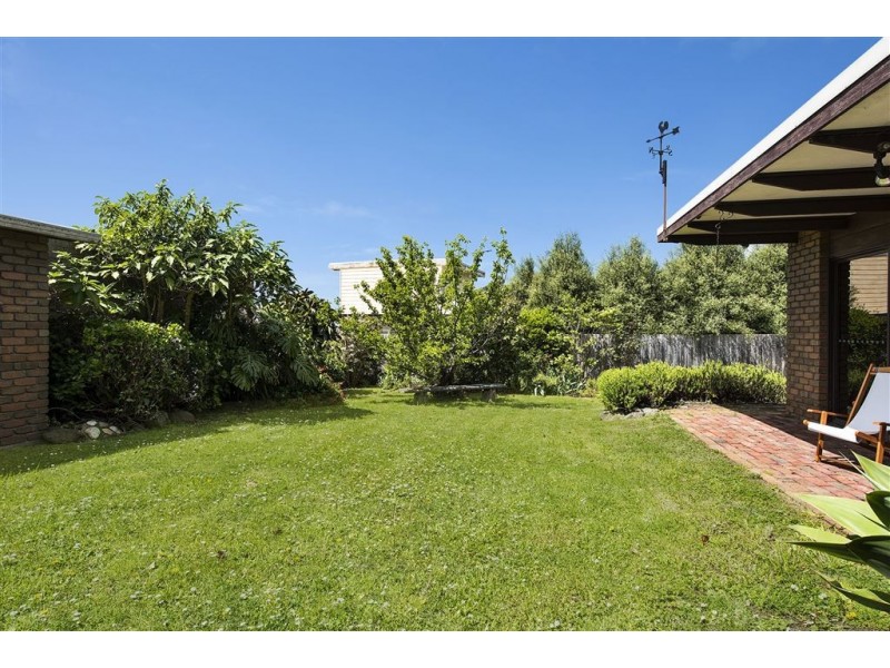 15 Forfar Road, Hamlyn Heights VIC 3215