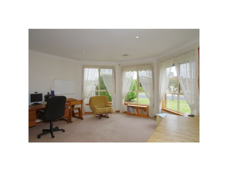 4 O’Dwyer Court, Lovely Banks VIC 3221