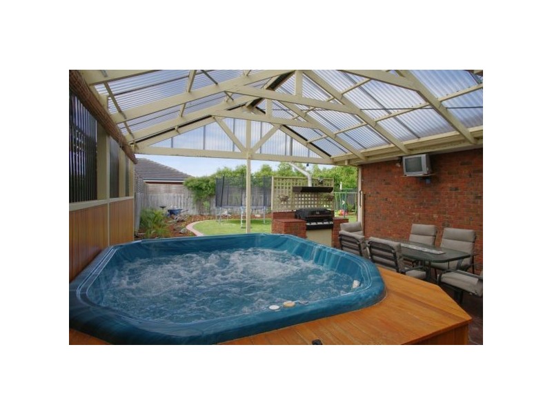 4 O’Dwyer Court, Lovely Banks VIC 3221