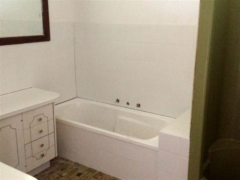 24 Braund Avenue, Bell Post Hill VIC 3215